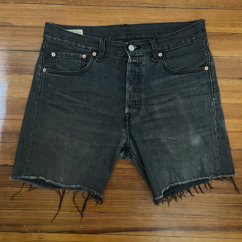 Levi’s 501 “1993” Cutoff Jean Shorts size 33